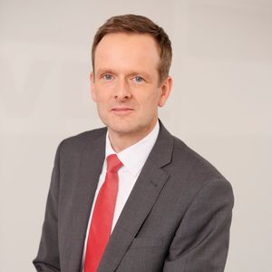 Dr. Cord Schlötelburg, Geschäftsführer der Deutschen Gesellschaft für Biomedizinische Technik (DGBMT): „Das größte Potenzial sehen wir bei der Entwicklung von Ansätzen für das individuelle Therapiemanagement.“(Bild:  DGBMT)