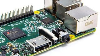 Raspberry Pi 2: Sechs mal schneller als die Vorgänger dank Broadcom BCM2836 ARMv7 Quad Core Prozessor mit 900MHz (Bild: Farnell)