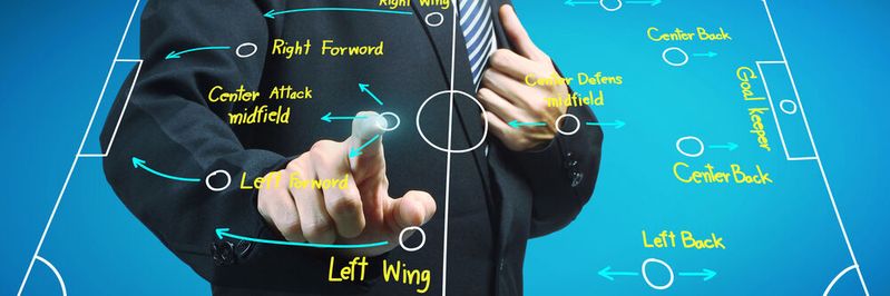 Schon jetzt verwenden Fußballvereine künstliche Intelligenz, um ihre Spieltaktik zu verbessern. Das allein reicht jedoch nicht für den Erfolg. In der Industrie ist das ähnlich. (Bild:  Adobe Stock)