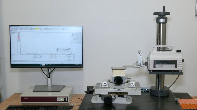 Mitutoyo SJ-500P can test parts’ surface condition (roughness and waviness). (Source: Mitutoyo )