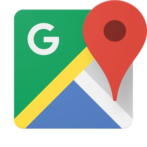 2005 – Google Maps geht online: Ursprünglich entwickelt wurde der Navigationsdienst Google Maps von den dänischen Brüdern und Gründern des australischen Startups Where 2 Technologies, Lars und Jens Eilstrup Rasmussen. 2004 kauft Google das Startup und wandelt das C++ Desktop-Programm in eine Webapplikation um. Mit der Übernahme von Keyhole Inc., ein Software-Entwicklungsunternehmen spezialisiert auf Geodaten-Visualisierungsanwendungen und Zipdash, einem Anbieter für Echtzeit-Daten-Analyse, setzt Google am 8. Februar 2005 Google Maps in die Welt. Anfangs ist der Dienst noch als Desktop-Variante und kurz darauf als App für die ersten Smartphone- bzw. Blackberry-Nutzer verfügbar. Im Jahr 2006 wird Street View vorgestellt. Durch die Übernahme von WAZE im Jahr 2013 kommen Echtzeitangaben zu Verkehrsaufkommen dazu. Fahrradrouten folgen in Zusammenarbeit mit dem Adfc. Ab 2014 verknüpft Google immer mehr seiner Angebote in der Kartenfunktion und sammelt dabei weiter fleißig Daten.  (Bild: Google)
