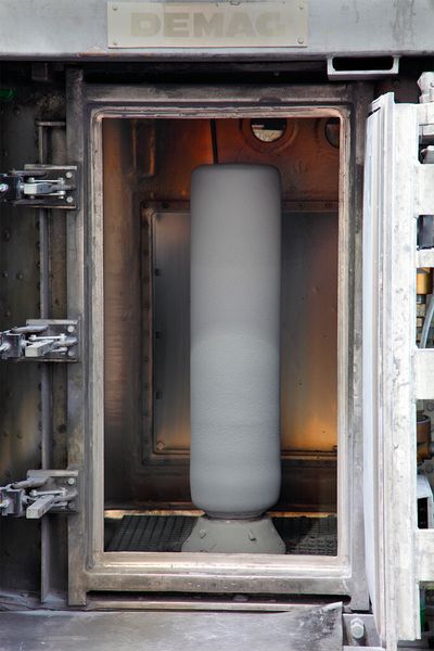 Bild 2: Aluminiumblock in der Peak-Sprühkompaktieranlage. (Bild: Renishaw)