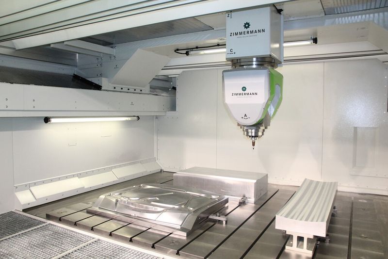 Der Arbeitsraum der Portalfräsmaschine ist 2,5 m x 3 m x 1,25 m groß. (Bild: Kroh)
