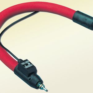 Die elektrisch beheizten Schläuche von Hillesheim sind für Klebeanwendungen und Beschichtungsprozesse einsetzbar. Sie werden in den meisten Fällen auch über einen Temperaturregler überwacht, um stabile Prozessparameter zu gewährleisten.