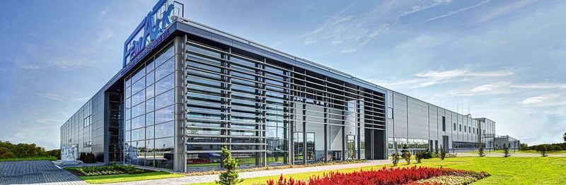 Fémalk in Ungarn hat sich durch konsequente Investitionen in erstklassige Maschinen- und Fertigungstechnologie zu einem der gefragtesten Hersteller in der Verarbeitung von Aluminium-Druckgussteilen in Osteuropa entwickelt. (Bild: Fémalk)