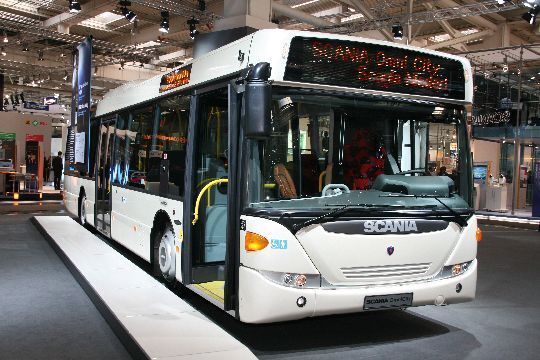 Auf der IAA in Hannover zeigte Scania mit dem Omni-City einen neuen Niederflur-Stadtbus. (Archiv: Vogel Business Media)