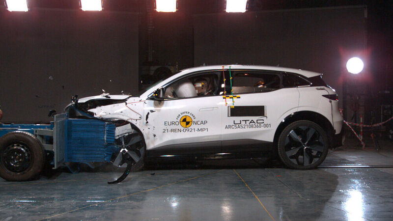 Nicht ganz so glanzvoll konnte der Renault Megane E-Tech beim Fußgängerschutz abschneiden. (Euro NCAP)