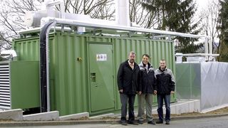 Am 28.12. hat Rittal das neue Blockheizkraftwerk am Standort in Herborn in Betrieb genommen. V.l.n.r.: Friedhelm Utsch, Leiter für Sicherheit, Energie, Umwelt und Bauten (SEUB) der Friedhelm Loh Group; Jürgen Kromer, Werksleiter Rittal RWG in Herborn; Dirk Heupel, Gebäudetechniker, SEUB. Bild: Rittal (Archiv: Vogel Business Media)