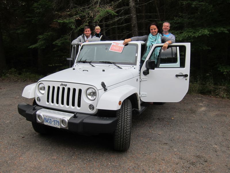 Aufbruch nach Toronto mit einer Jeeprallye: Team 5: Michael Schmitt (think about IT) Katharina Feldmeier (Profi Engineering Systems), Frank Lutzke (ALSO) und Sarah Roelandt (ALSO) (Bild: Also)