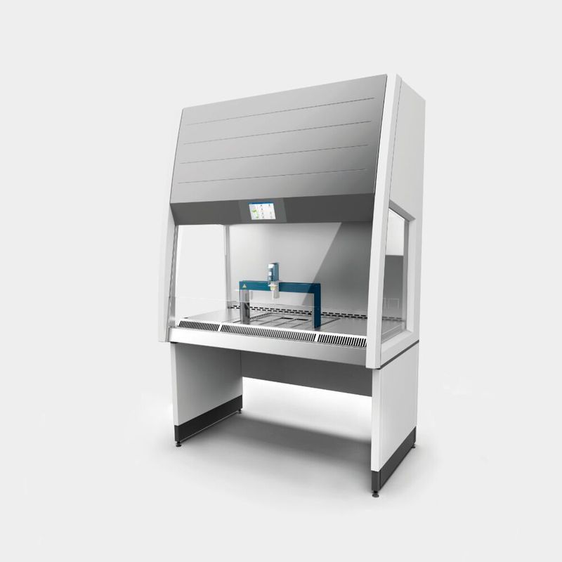 Die Sicherheitswerkbank Claire lh von Berner wartet mit einem integrierten Liquid Handling System von Brand auf.
