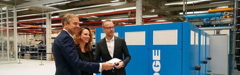 Kompressorspezialisten mit Industrie-4.0-Vision: Die Boge-Geschäftsführung bei der Eröffung der neuen Smart-Factory.(Bild:  PROCESS)