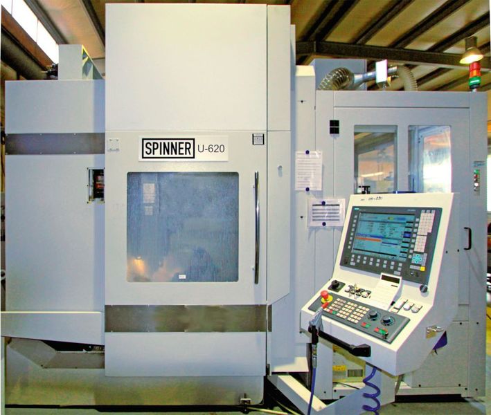 Seit Anfang 2014 ist die 5-Achs-Fräsmaschine mit Roboter-Beladeeinheit bei Stabro in Betrieb. (Hans Peter Küng)