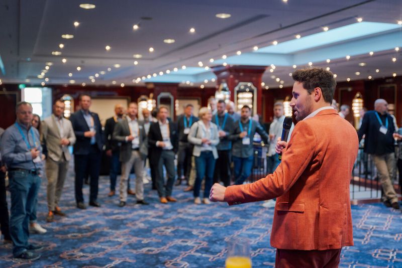 Dr. Stefan Weinberger, Regional Vice President Sales, gibt neuen Partnern Einblicke in die Zusammenarbeit mit Docuware.  (Bild: Docuware)