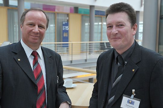 Die Vertreter von Honda Deutschland freuen sich über den Gewinn des Gebrauchtwagen Awards durch einen ihrer Handelspartner (v. li.): Jörg Kunze und Thomas Horn. (Archiv: Vogel Business Media)