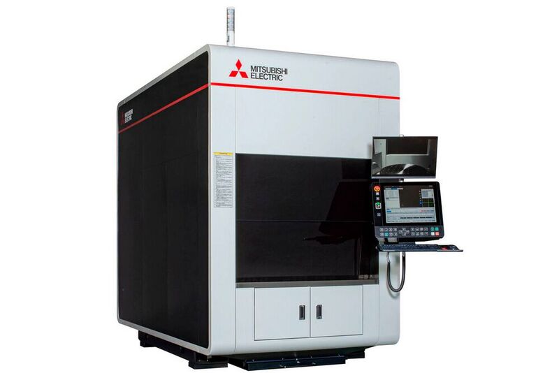 Der Metall-3D-Drucker AZ600 schmilzt Schweißdraht mit einem Laserstrahl um hochwertige 3D-Strukturen zu erzeugen.