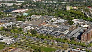 In Berlin investiert Siemens in das Schaltanlagenwerk und vor den Toren der Stadt entsteht für die Produktion ein neues Logistikzentrum (Bild: Siemens)