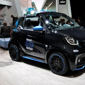 Smart soll künftig nur noch E-Autos anbieten. Daher gliedert Daimler die Autos in seine Elektromarke EQ ein. In Genf stehen die ersten Smart-Sondermodelle unter dem neuen Label, wie hier der Fortwo EQ.