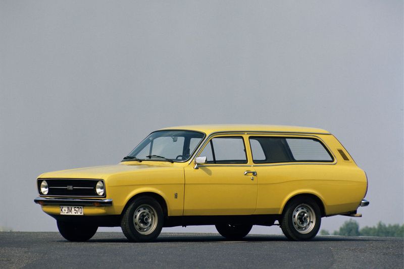 Mit der zweiten Generation 1975 musste der „Hundeknochen“ weichen. (Bild: Ford)
