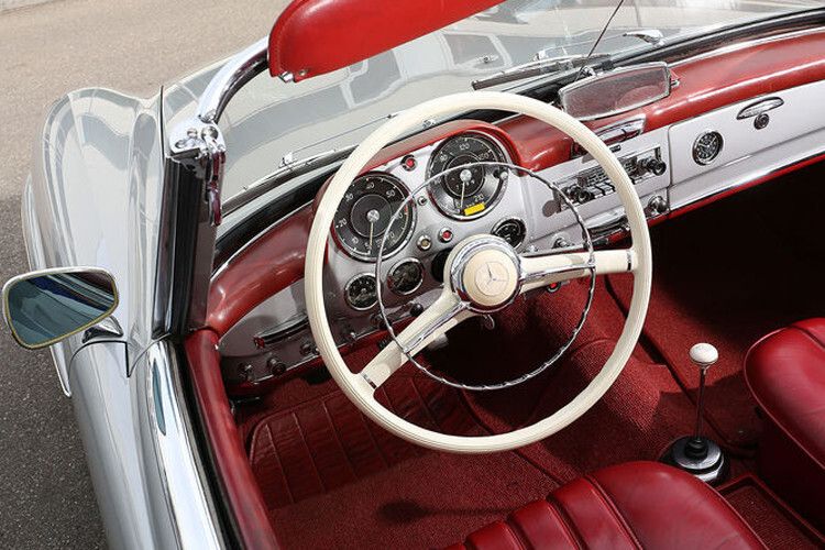 ... die sich mit bildschönem Interieur ... (Foto: Daimler)