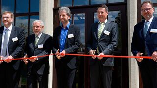 Vertreter aus Wirtschaft und Politik haben im Rahmen des 100-jährigen Firmenjubiläums von Walter das neue Unternehmensmuseum eingeweiht. (Walter)