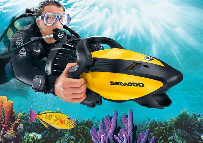 Für den ultimativen Tauchgang gibt es bei www.proidee den Unterwasser-Scooter für 899,90 Euro.  (www.proidee.de)