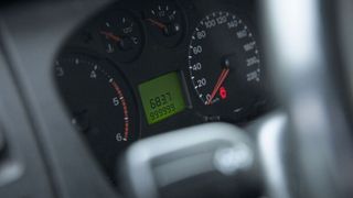 Digitale Fahrzeughistorien könnten Tachomanipulationen vorbeugen. (Bild: Ford)