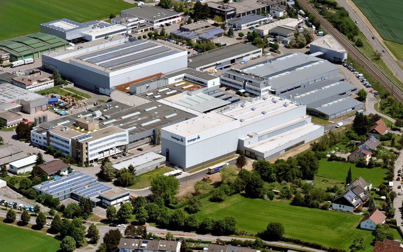 Ensinger investierte am Stammsitz Nufringen rund 20 Miio. Euro in die Logistik und Produktion. (Bild: Ensinger)