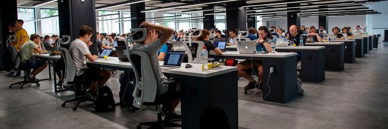 Der Hackathon ist eine Art kreatives Development-Brainstorming, bei dem es darum gilt, neue und mitunter nicht einmal umsetzbare Ideen zu entwickeln.(Bild gemeinfrei:  Alex Kotliarskyi - Unsplash.com / Unsplash)