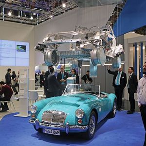 Die Euroguss 2018 zeigte: Druckgussteile bringen Autos zwar nicht zum Fliegen, machen sie aber leichter.