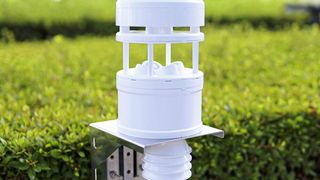 Multifunktionaler Wettersensor Soratena Pro: Omron und Weathernews haben eine hochintegrierte Lösung entwickelt, die präzise Echtzeit-Daten liefert, wo herkömmliche Systeme versagen. (Bild: Omron)