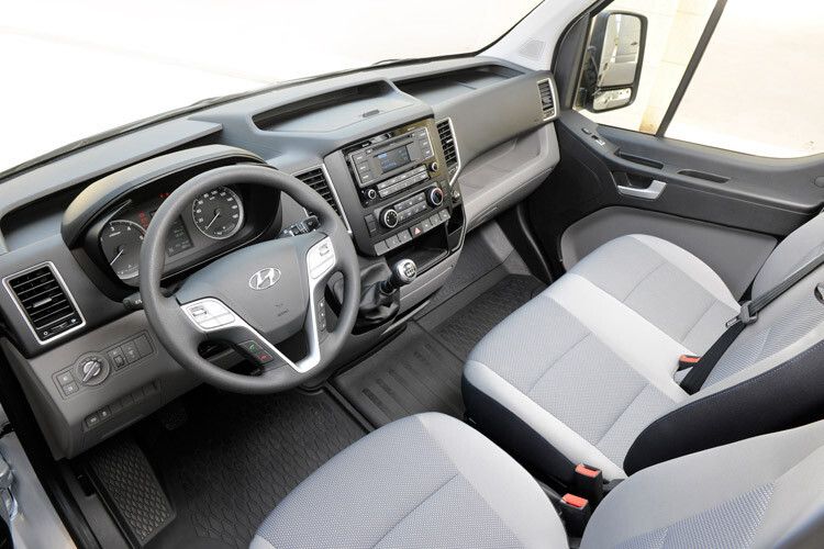 Die Koreaner wollen die schwierige Gewerbekundschaft unter anderem mit einem modernen, Pkw-artigen Innenraum beeindrucken. (Foto: Hyundai)