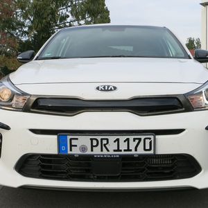 Den markentypischen Tiger-Nose-Grill gibt es auch beim Kleinwagen.(Bild:  Schreiner/»kfz-betrieb«)