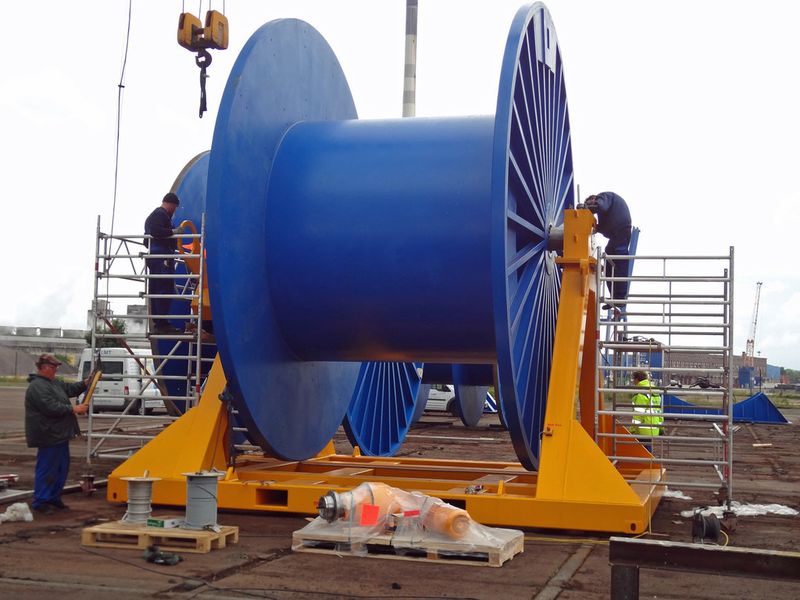 Die Kabeltrommeln wirlen aus jeder Perspektive imposant. (Bild: Borkener Kistenfabrik/HPE)