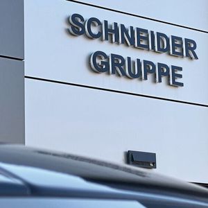Die Schneider-Gruppe in Chemnitz (u. a. Renault, Dacia, Jaguar, Land Rover, Cupra, Mazda, MG)...(Bild:  Achter – VCG)