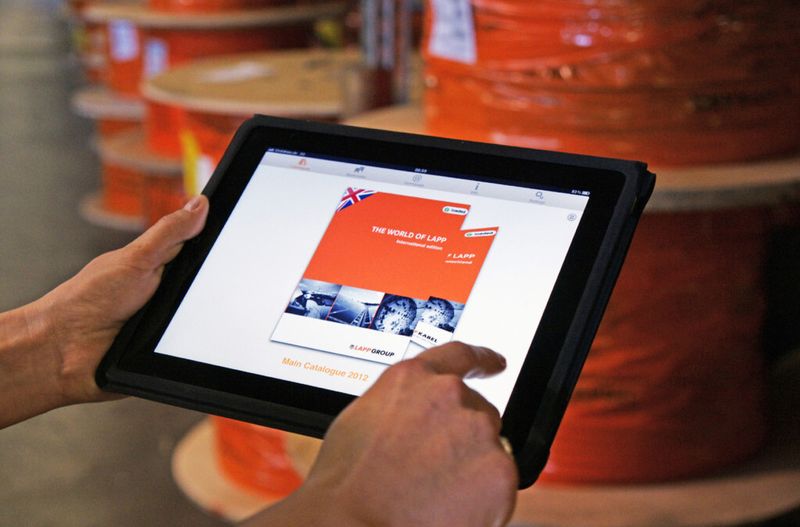 Statt dicker Katalogwälzer reicht ein schlankes I-Pad. (Lapp)