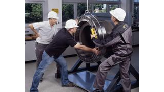 Praxisnahes Training: Montage von Groß-Wälzlagern an der Trainingsinsel für die Papierindustrie. Bilder: Schaeffler (Archiv: Vogel Business Media)