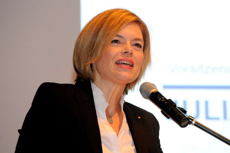 CDU-Landesvorsitzende Julia Klöckner versprach den Kfz-Unternehmern den Abbau von Bürokratie. (Foto: Schäfer/Kfz-RLP)