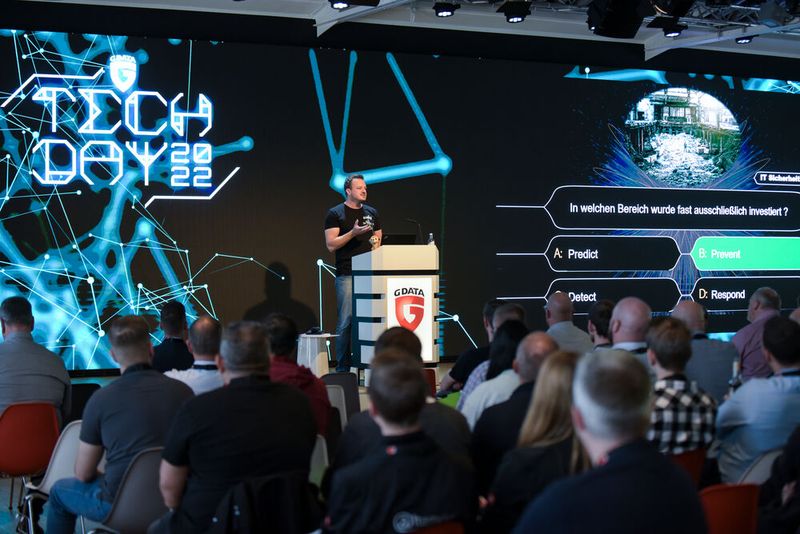 Christian Landström (Head of Managed Security Services, G Data Advanced Analytics) bei seinem Vortrag über Security Monitoring (Bild: G Data)