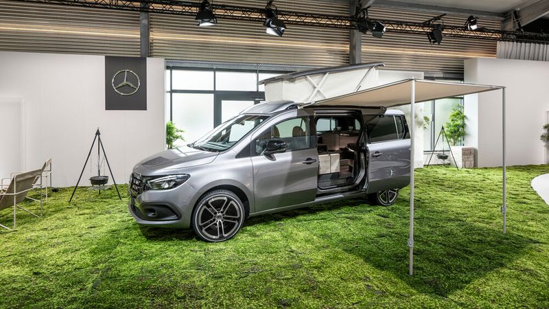 Sollen mehr als zwei Personen im Fahrzeug untergebraucht werden, kommt die Marco-Polo-Variante mit Aufstelldach ins Spiel. (Bild: Mercedes-Benz)