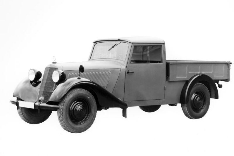 Aus dem Straßenbild der Nachkriegszeit war zudem der Mercedes-Benz 170 V (gebaut von 1946 bis 1949) nicht wegzudenken. (Daimler)