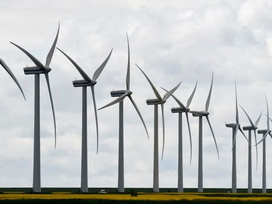Windkraftanlagen sollen das Klima schützen. Doch sie haben eine begrenzte Lebensdauer. Und wenn sie ausgedient haben, steht man auch noch vor tonnenweise Material, das nicht komplett gut zu recyceln ist. Deshalb machen sich Spezialisten und Newcomer heute schon Gedanken, um Abhilfe ...(Bild:  ZGF)