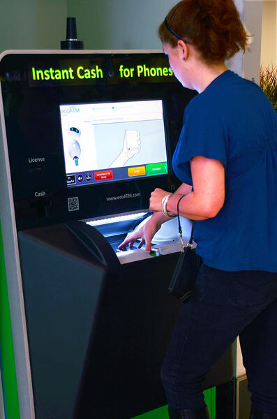Der ecoATM-Automat wird über einen Touchscreen bedient (ecoATM)