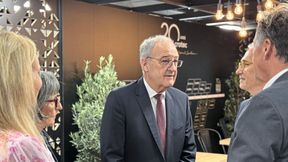 Der offizielle Besuch von Bundespräsident Guy Parmelin war von zahlreichen Gesprächen an verschiedenen Ständen geprägt. (Bild: EPHJ)