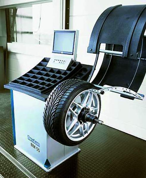 Mit den BM-Wuchtmaschinen von Nussbaum können aufgrund der bedienerfreundlichen Software auch ungeübte Anwender arbeiten. (Archiv: Vogel Business Media)
