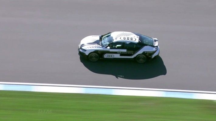 Der Audi RS 7 concept am Limit: fahrerlos rund um den Hockenheimring (Audi)