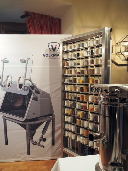 Volkmann zeigte das breite Portfolio seiner Vakuumförderanlagen. (Bild: Mühlenkamp)