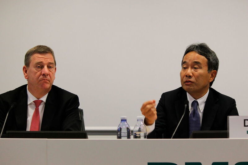 Dr. Masahiko Mori, president of DMG Mori Seiki Co (right) and Dr. Rüdiger Kapitza, chairman of the Executive Board of DMG Mori Seiki AG, at the DMG Mori press conference in Milan on 5 October 2015; the company was showcasing 10 world premieres. (Schulz)