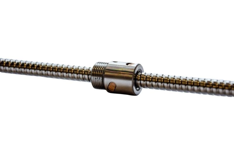 Small, yet suitable for demanding applications: the miniature ball screw with a diameter of just 8 mm. (Image:Arkero)
