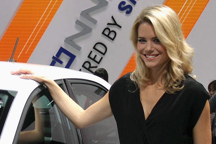 ... mal mit blondem Haar kontrastiert. (Foto: Grimm)