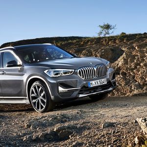(BMW)